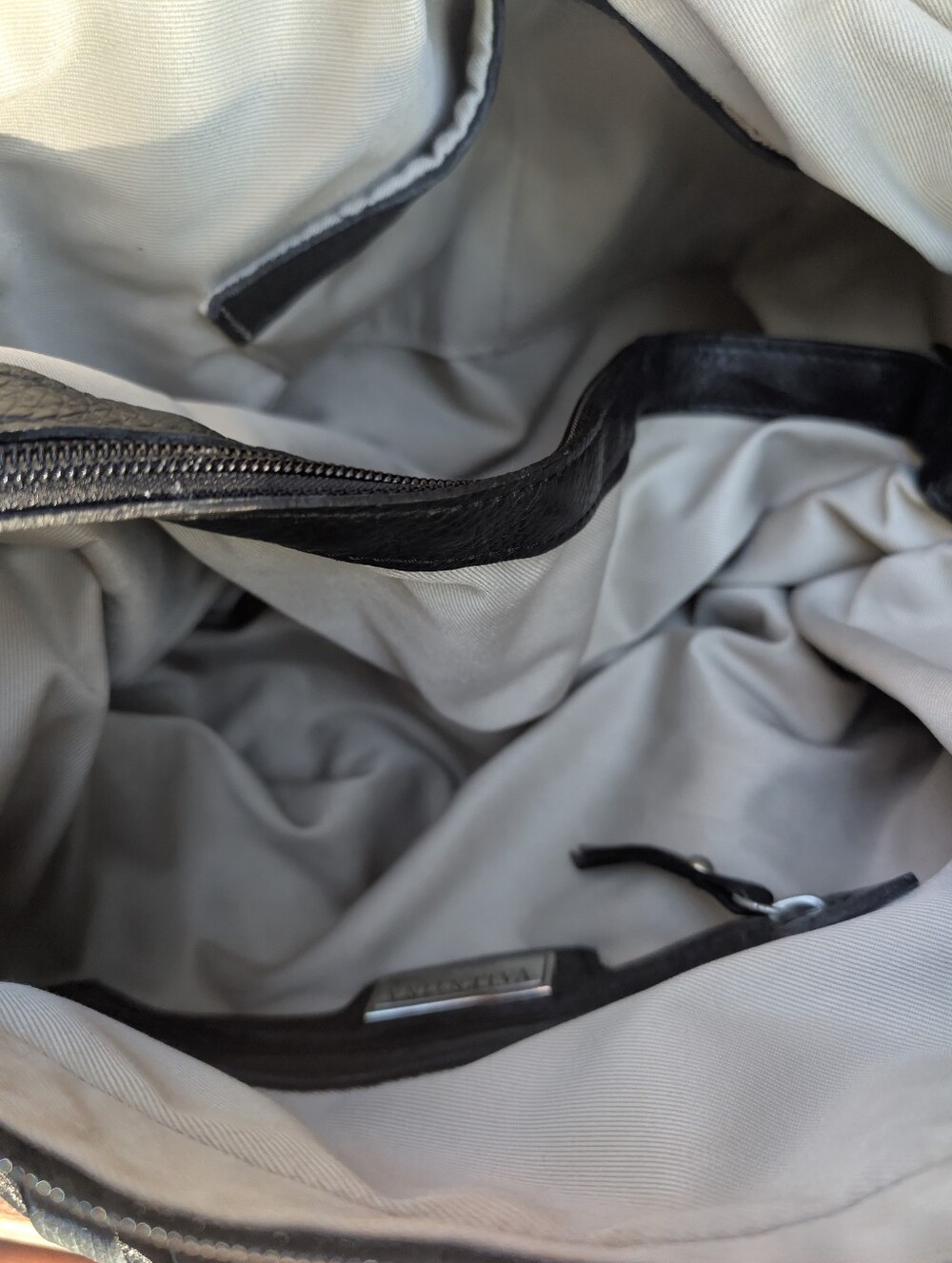 Leather  Large Tote Bag Purse. - Picture 10 of 10